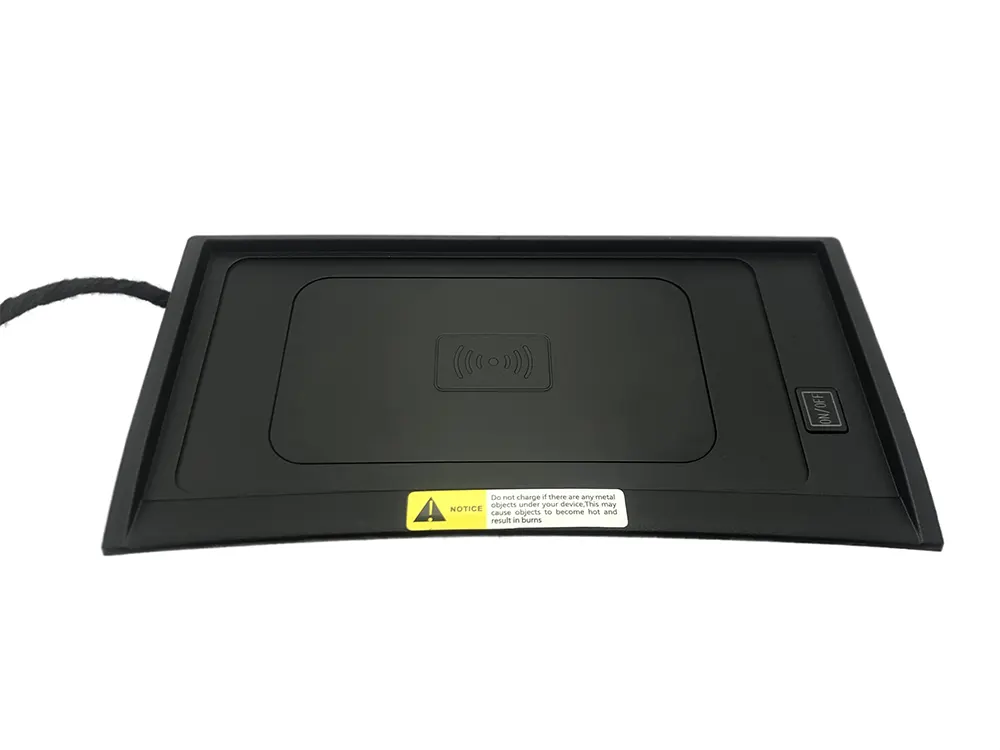 2022 TOYOTA FORTUNER WIRELESS CAR CHARGER