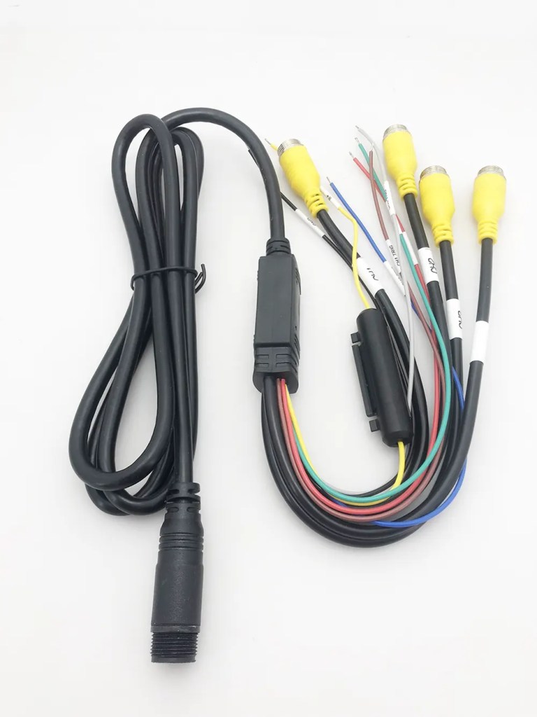 Écran partagé 1 2 3 4 5 6 7 8 Moniteur d'entrée vidéo de caméra de canal, enregistreur DVR CVBS AHD pour voiture et camion, VCAN1738 22 Split screen 1 2 3 4 5 6 7 8 channel camera video input monitor CVBS AHD DVR recorder for car truck use VCAN1738