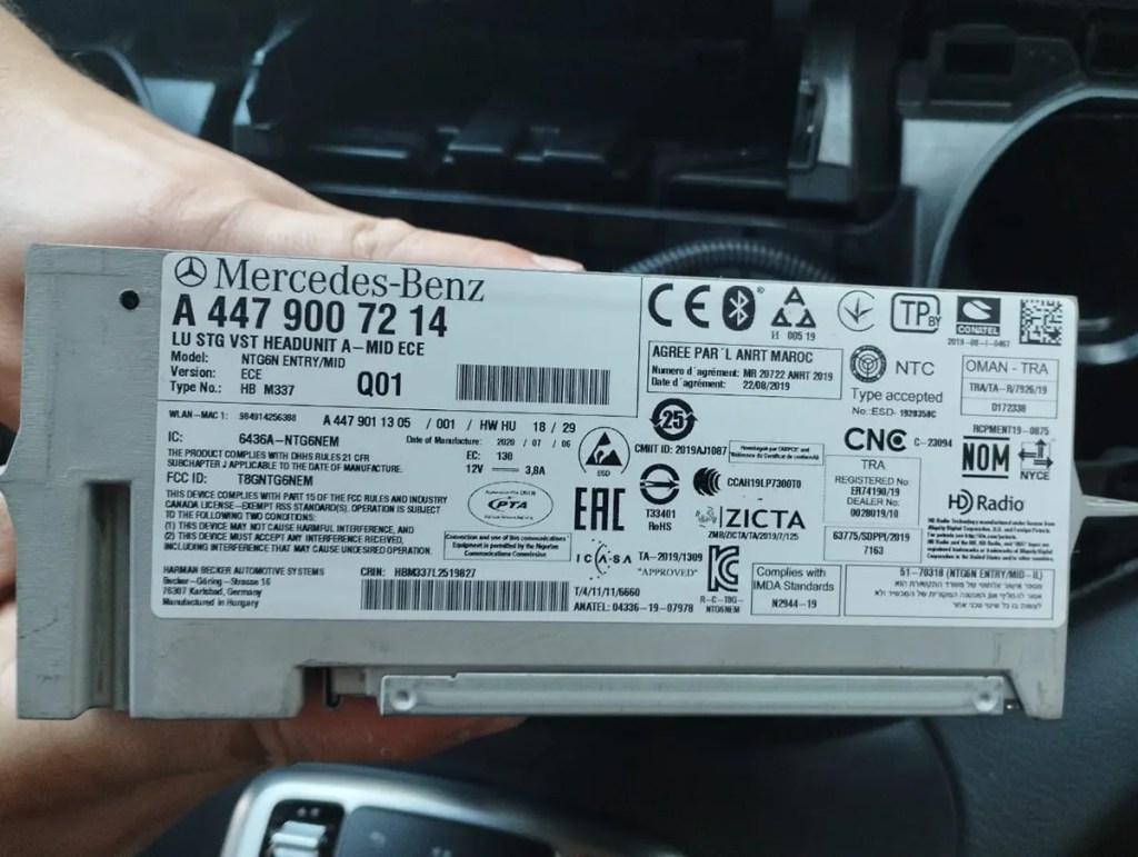 Android media player and rearview camera for Mercedes-Benz